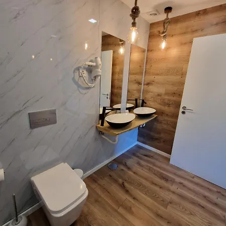 假日公园 Dobau Village 3*
