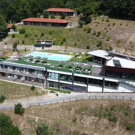 Aldeamento Turístico Dobau Village 3*